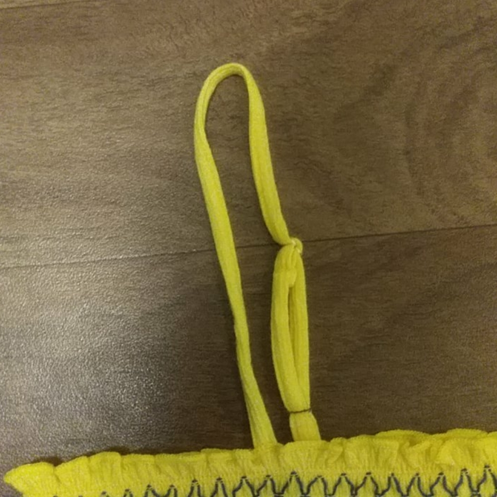 🔥 Sale 🔥No Boundaries Yellow Smocked Tube Top XL - Picture 3 of 4